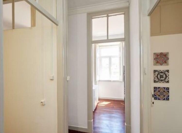 Love Inn Bairro Alto Lisbon Exterior photo